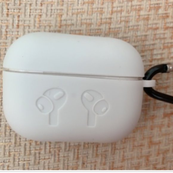 Airpods Pro case - Picture 2 of 3
